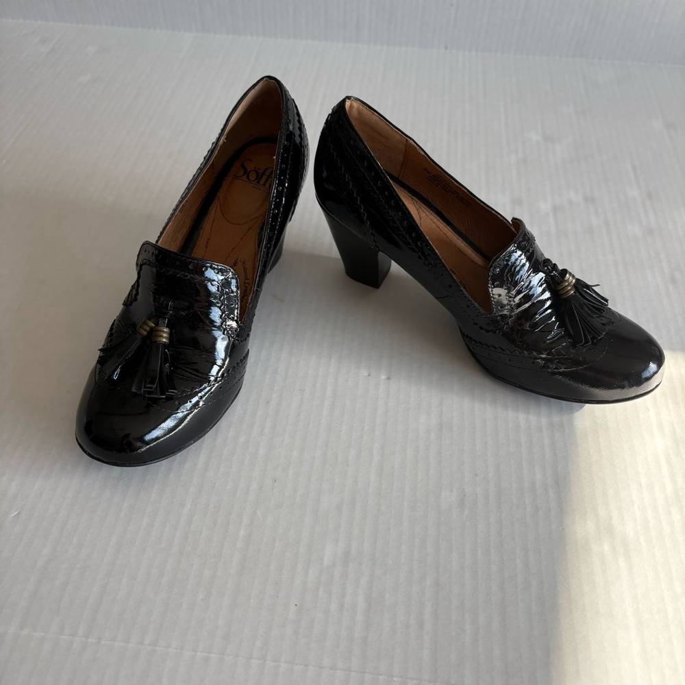 Sofft Opal dress Oxford Pumps black patent leather tassel heels size 8